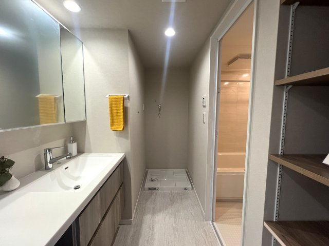 横浜駅までドアtoドア１０分！コスモ星川パークステージのランドリースペース