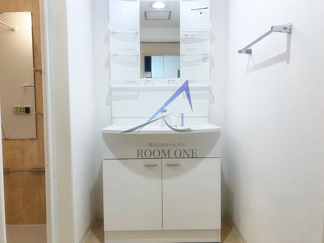 ソレイユ西六郷の洗面所|独立洗面台です。