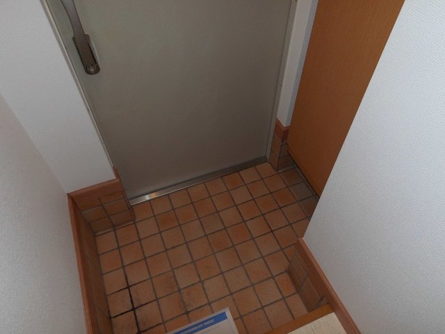 グランシャリオ貴崎Ⅱの玄関