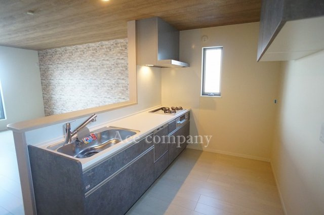 【キッチン】 | 東大阪市鳥居町 | キッチン背面の上部に吊戸棚付きです♪