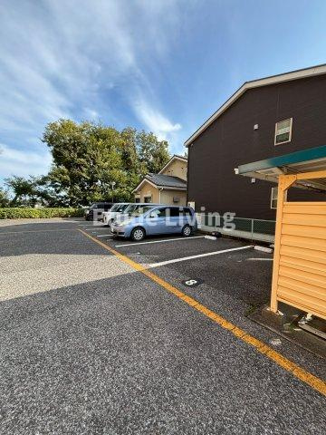 TMレジデンス朝霞台の駐車場