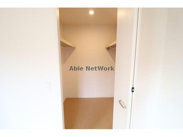 シュロス蒲地Bの収納|ウォークインクローゼット