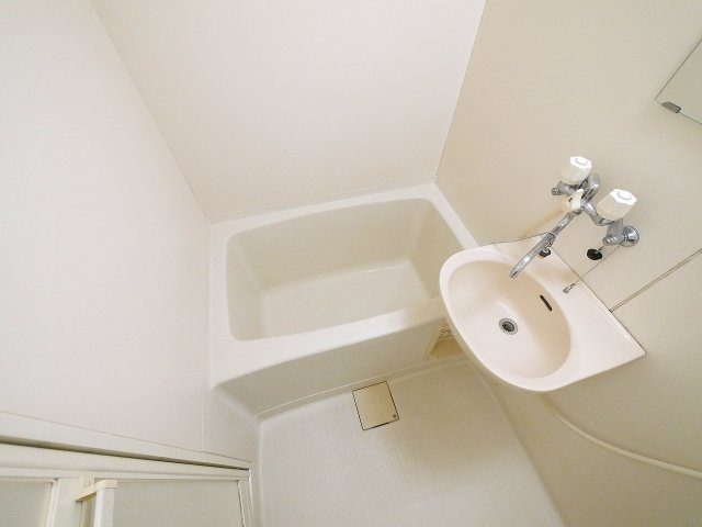 レオパレス相楽台の浴室|お風呂で日々の疲れを落としましょう