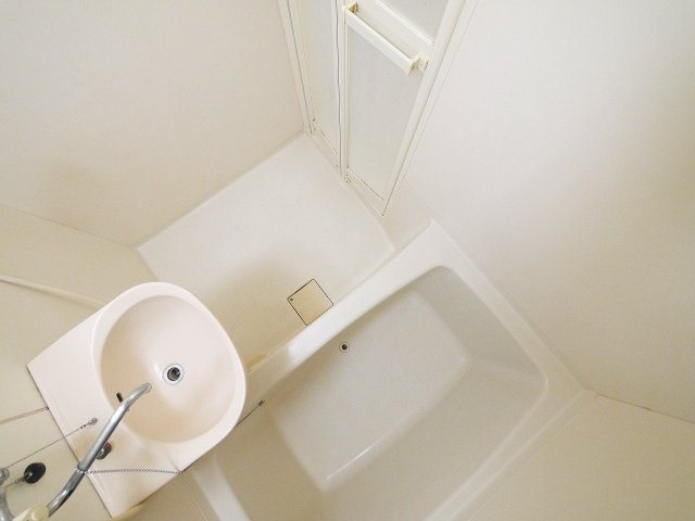 レオパレス相楽台の浴室|お風呂で日々の疲れを落としましょう