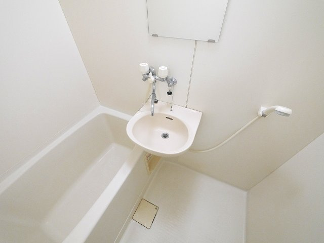 レオパレス相楽台の洗面所|広い洗面スペース