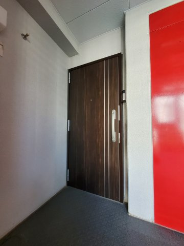 パークフィールドみさと5街区1号館の玄関|シンプルで使いやすい玄関です