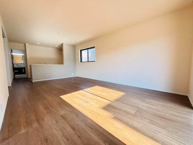 リーブルガーデン／北区鶴羽田第七／１号棟の居間・リビング