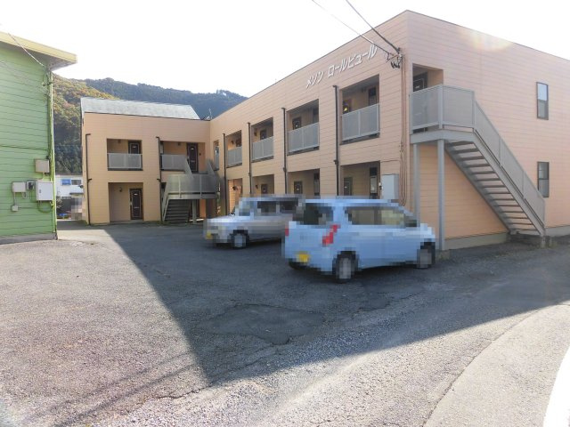 メゾン・ロールピュールの駐車場