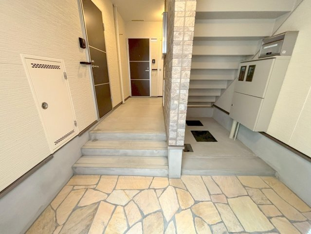 フジパレス豊里中央公園南1番館のロビー