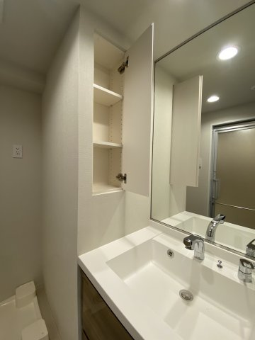 オープンレジデンシア葛西の独立洗面台