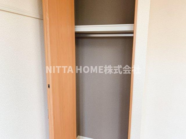 リジエール南屋敷Ⅰ・Ⅱの収納|全居室収納スペース付きです★