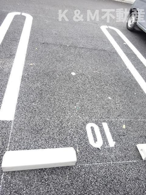 ヒルズ・コートの駐車場|カースペースがあります