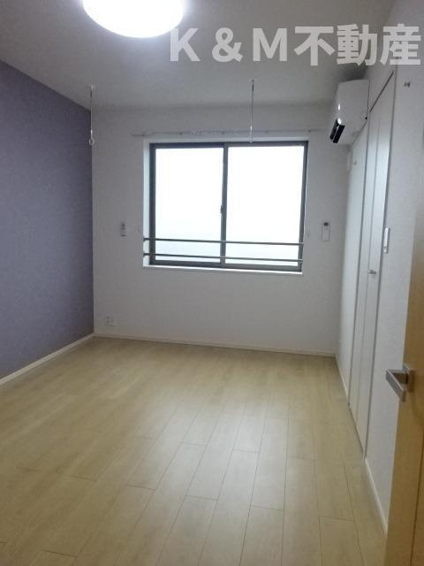 ヒルズ・コートの居間・リビング|こちらのリビングで趣味の時間をお楽しみください