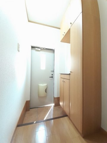ヴィヴァーチェ　春日野　Ｄの玄関|シンプルで使いやすい玄関です
