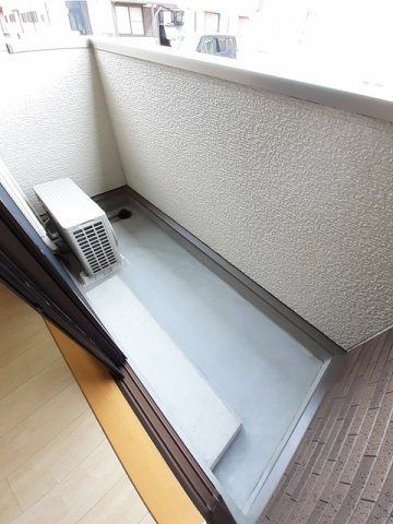 シエロアズール　Ａのバルコニー|暖かな日差しのふりそそぐバルコニー