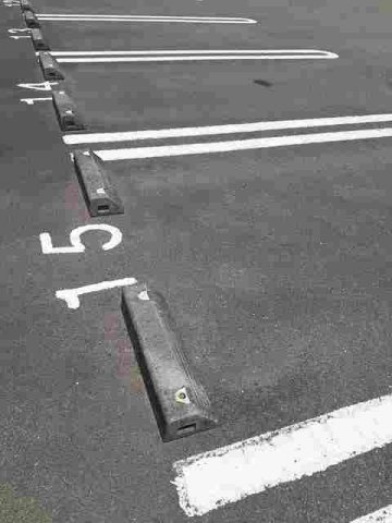 ヴィヴァーチェ　春日野　Ｃの駐車場|駐車場があるので、車を買う予定の方も安心です