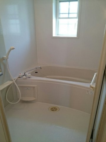 ヴィヴァーチェ　春日野　Ｃの浴室|ゆったり過ごせるお風呂です