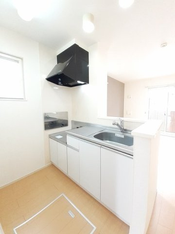 ランプリールのキッチン|コンパクトなキッチンで掃除もラクラク