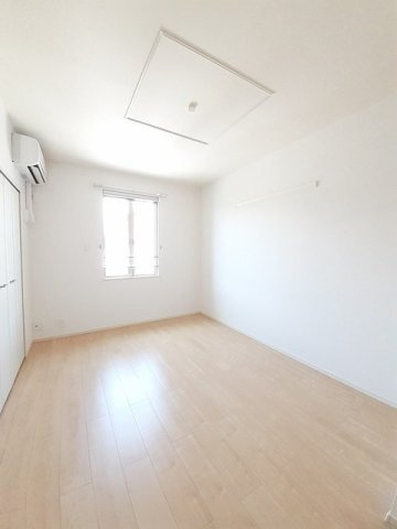 ルミエール　Ａの内装|明るい色調の室内です