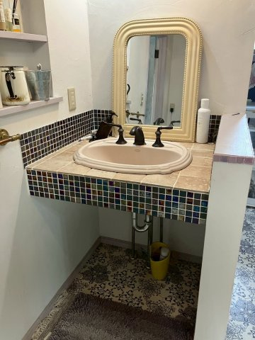 新宿テナントAの独立洗面台|朝の身支度には欠かせない独立洗面化粧台