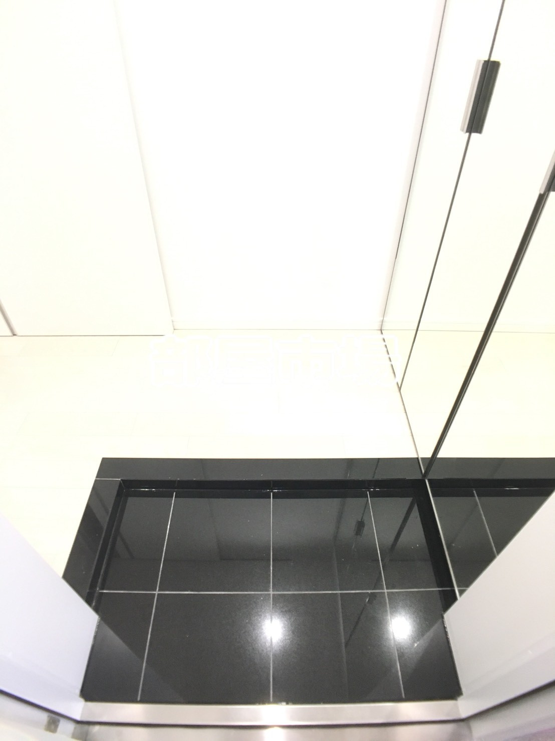 オーキッドレジデンス秋葉原の玄関