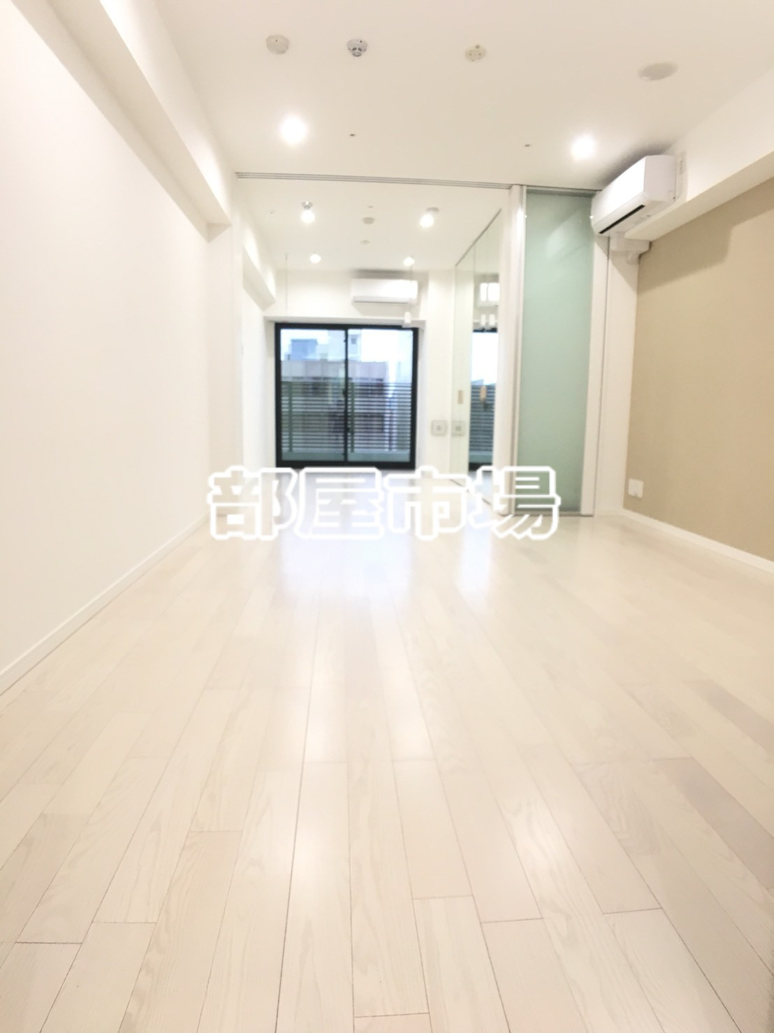 オーキッドレジデンス秋葉原の居間・リビング