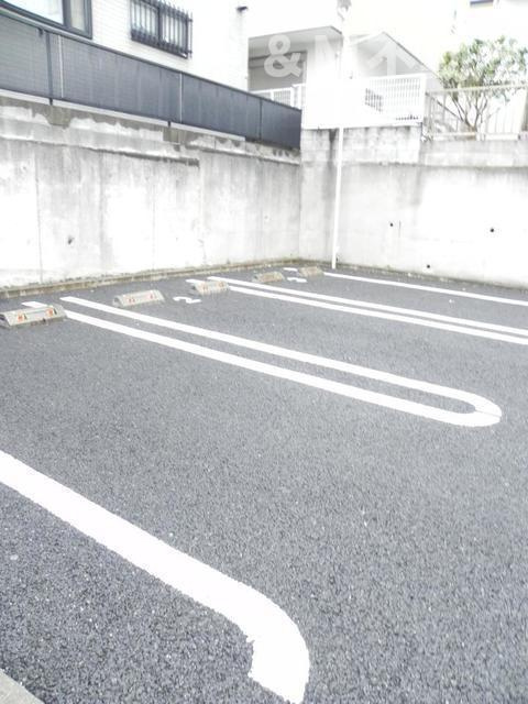 ブリッサの駐車場|駐車場完備です