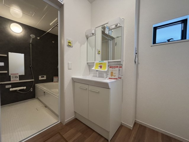 遠賀郡遠賀町蓮角1期の独立洗面台