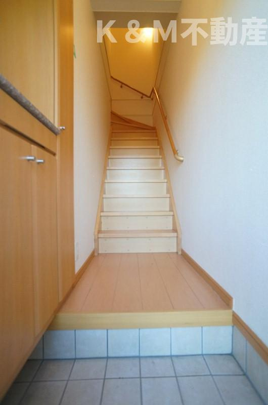 エレガント　ヒルの玄関|収納もある玄関です