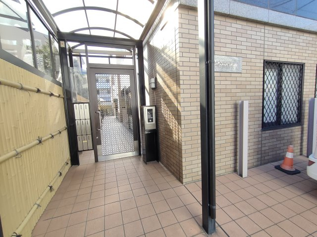 ボヌール奥戸のエントランス