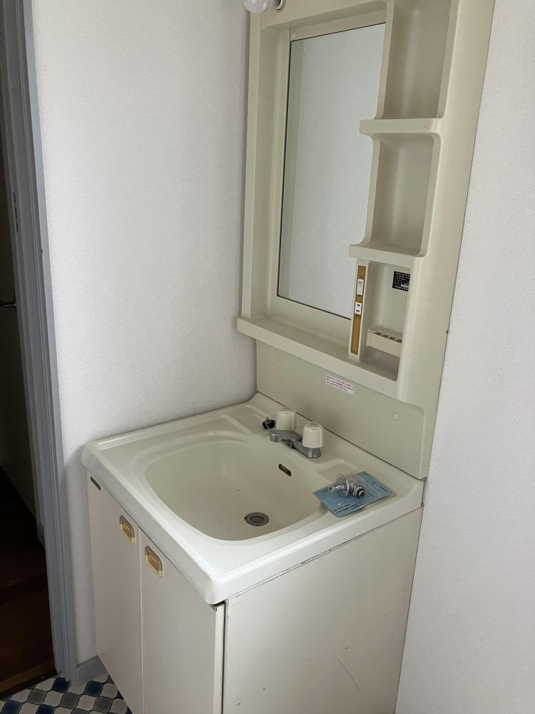 コンフォルトフミヤⅠの洗面所