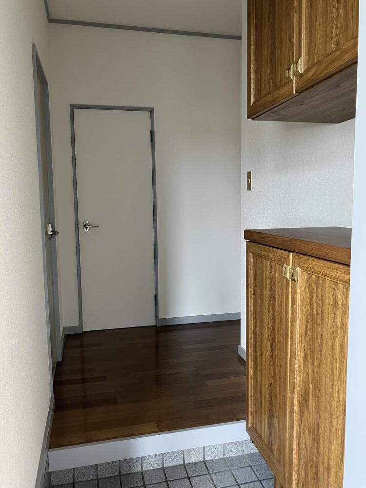 コンフォルトフミヤⅠの玄関