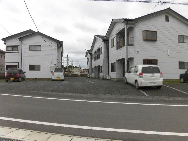 コンフォルトフミヤⅠの駐車場