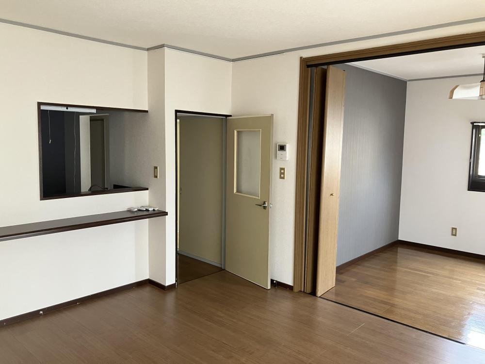 コンフォルトフミヤⅠの居間・リビング