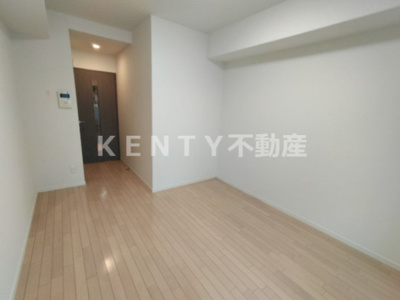 【居間・リビング】 | ル・エル・ブラン | こちらの居間で趣味の時間をお楽しみください