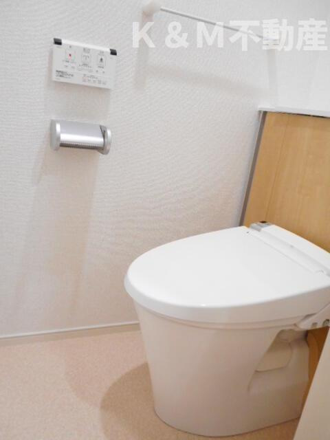 シェーヌⅣのトイレ|落ち着いた色調のトイレです