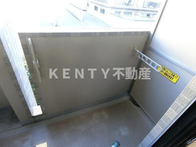 【バルコニー】 | ルーブル多摩川参番館 | 外からの目が気にならないバルコニーで洗濯物が干せます