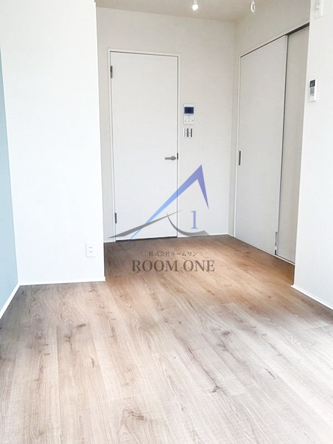 b’CASA Yokohamaの居間・リビング|洋室のお部屋です。