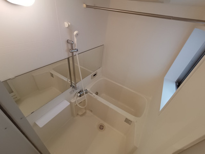 【浴室】 | セントラルビレッジ新町 | 別部屋写真です。