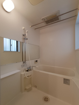 【浴室】 | セントラルビレッジ新町 | 別部屋写真です。