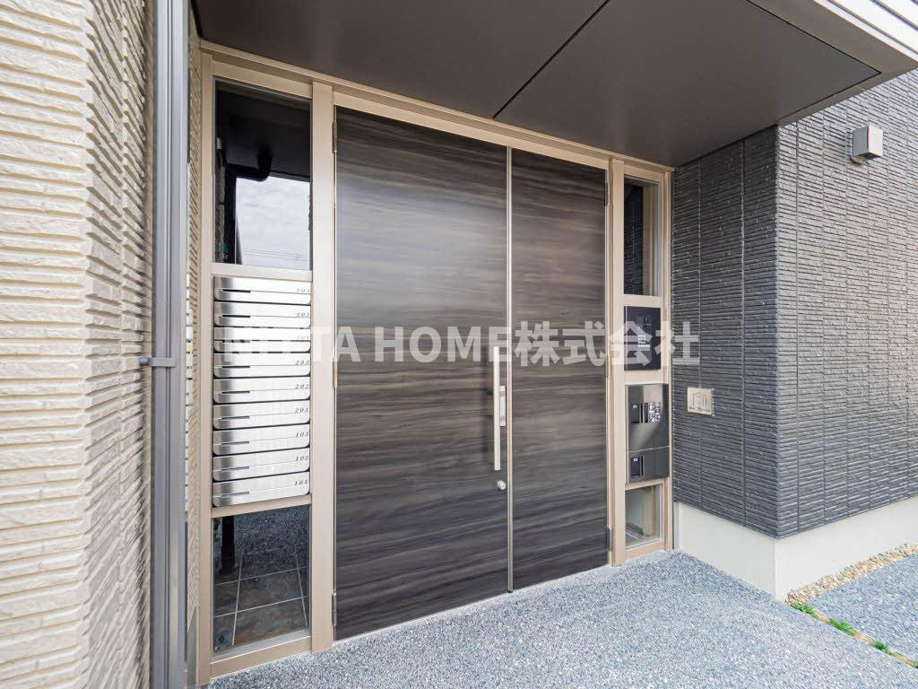 ベレオ西町の玄関|オートロックがついているので安心ですね☆彡