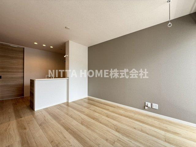 ベレオ西町の居間・リビング|南向きのバルコニーがついて日当たり良好♪