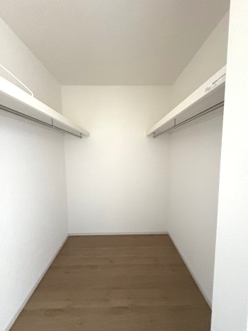 【収納】 | 糸島市志摩師吉8期・平屋　2号棟（全7棟）【仲介手数料無料・0円】 | 現地写真。ウォークインクローゼットです。