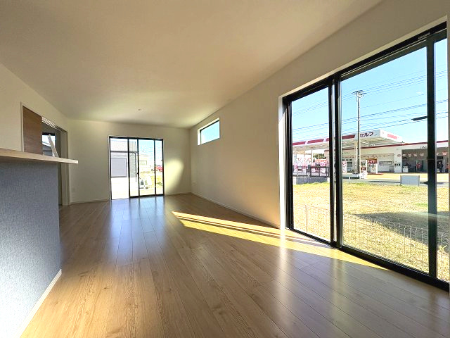 【居間・リビング】 | 糸島市志摩師吉8期・平屋　2号棟（全7棟）【仲介手数料無料・0円】 | 現地写真。