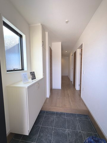 【玄関】 | 糸島市志摩師吉8期・平屋　2号棟（全7棟）【仲介手数料無料・0円】 | 現地写真。