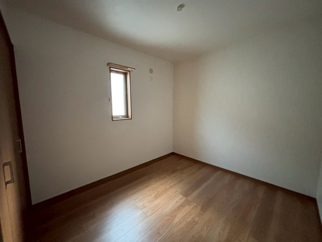 ロタス青山の洋室