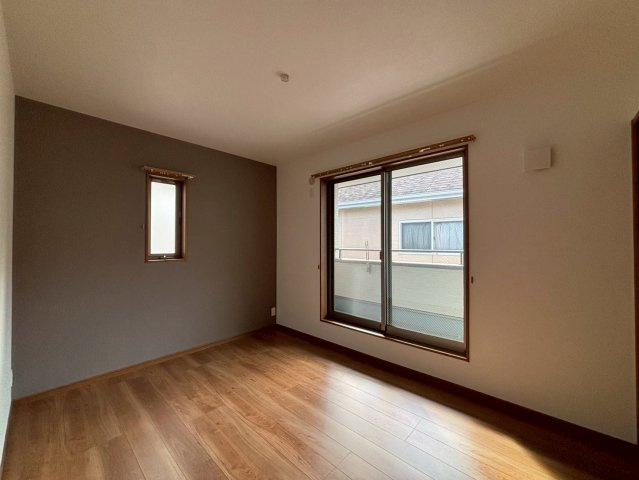 ロタス青山の洋室