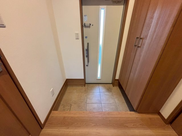 ロタス青山の玄関