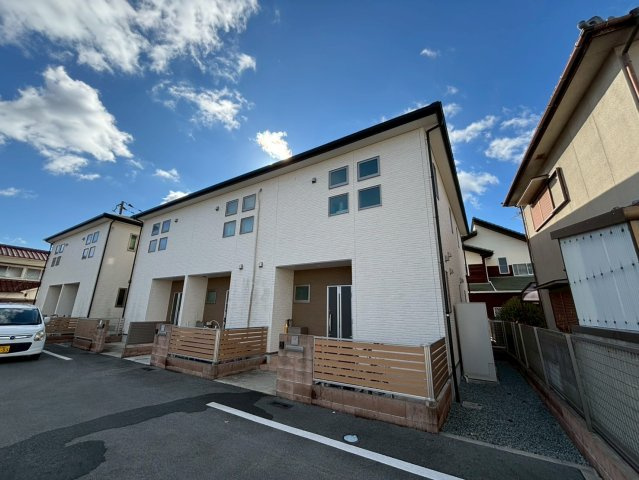 ロタス青山の外観