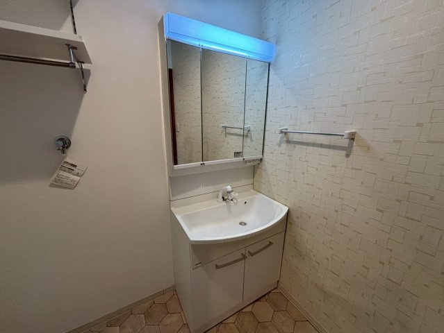 ロタス青山の独立洗面台